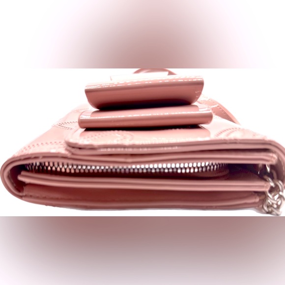 Betsey Johnson Crossbody Blush Pink Bag w/Blush Pink Hearts & Bow. Excel Cond - Picture 6 of 12